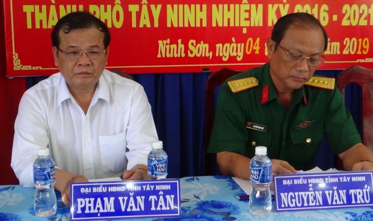 Chủ tịch UBND tỉnh tiếp xúc cử tri xã Bình Minh, phường Ninh Sơn và Phường 2